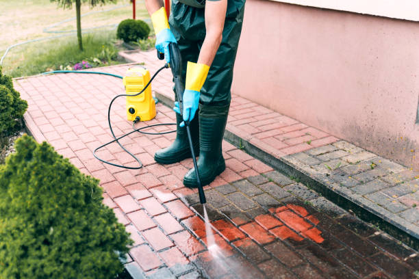 Best Pool Deck Cleaning  in Muniz, TX